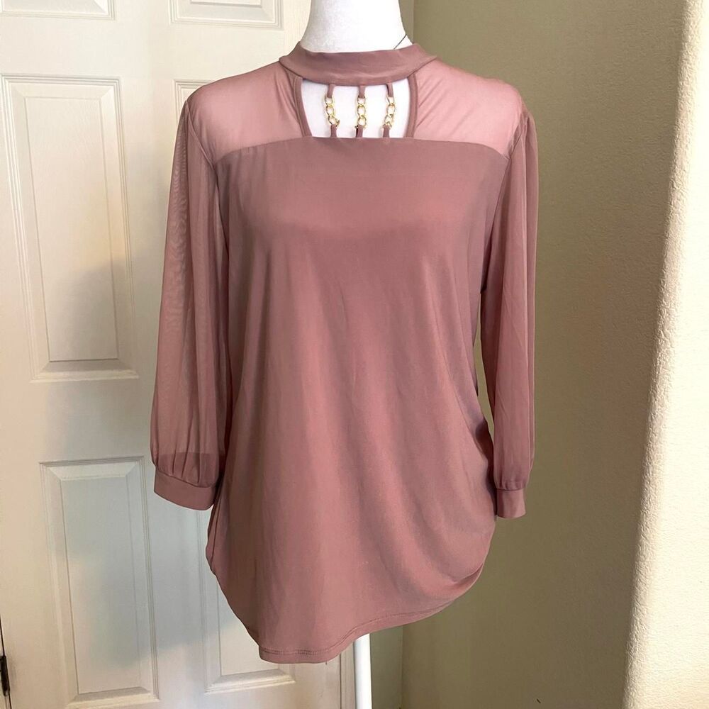 dusty pink blouse with cutout detail and gold chain detail - size L